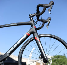 Load image into Gallery viewer, KHS Flite 700 Road Bike | Hydraulic Disc brakes