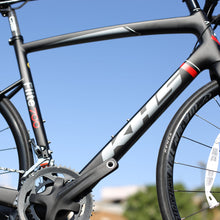 Load image into Gallery viewer, KHS Flite 700 Road Bike | Hydraulic Disc brakes