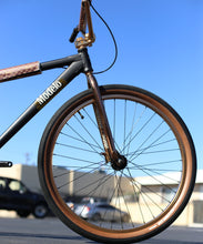 Load image into Gallery viewer, Throne Goon - Modelo BMX bike 29in