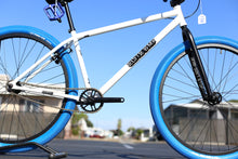 Load image into Gallery viewer, Elite BMX - Bandit BMX bike 29in