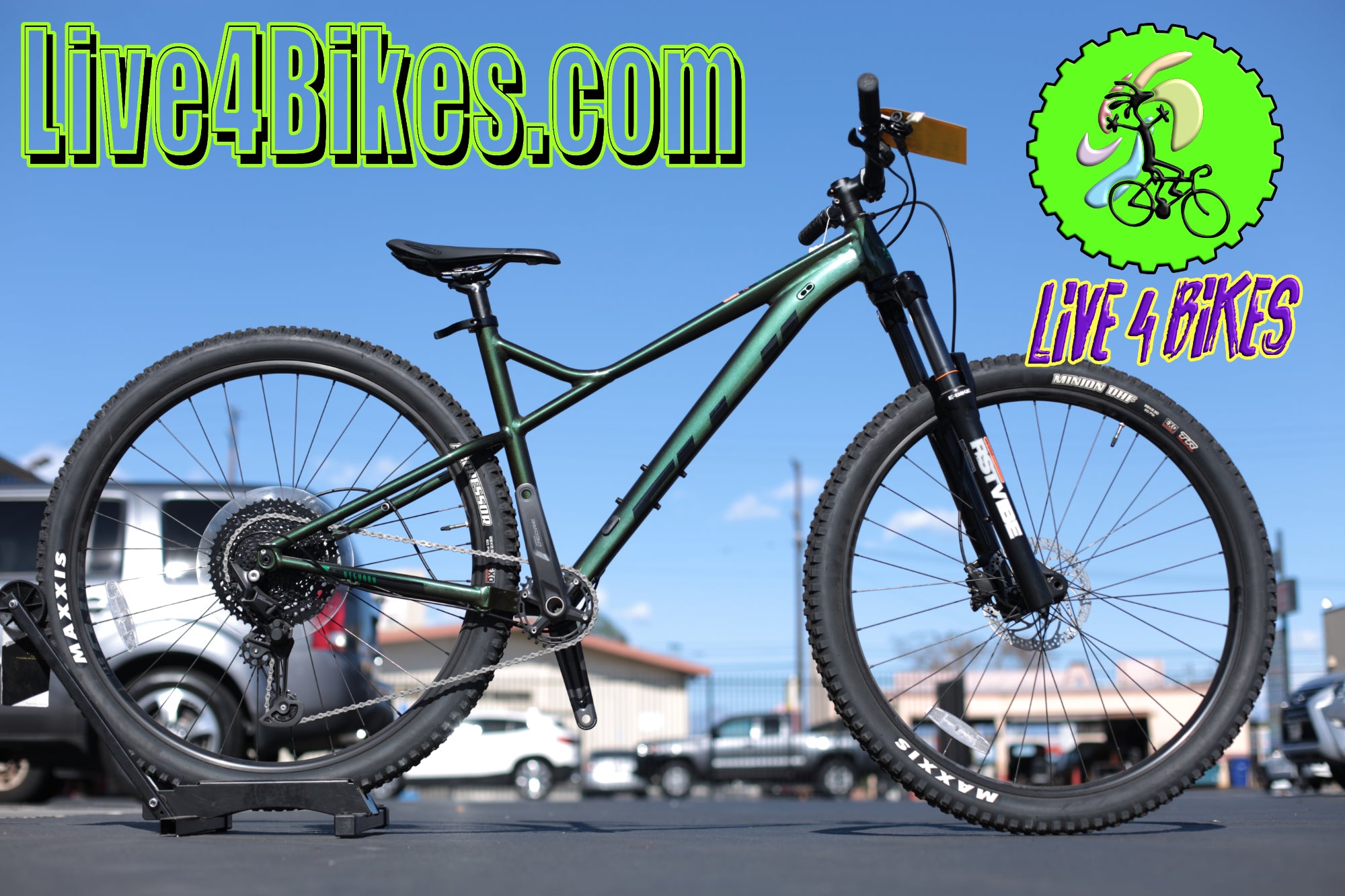 Fuji Bighorn 1.5 29er Forest Green Hardtail Mountain bike