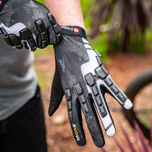 Load image into Gallery viewer, G-Form Gloves Moab 2   BLACK/WHITE