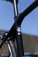 Load image into Gallery viewer, Giant TCR 2 Road bike carbon fiber Shimano 105 Pre Owned 54 cm Medium 2022- LIve. 4 bikes