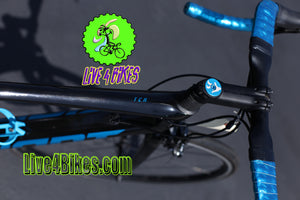 Giant TCR 2 Road bike carbon fiber Shimano 105 Pre Owned 54 cm Medium 2022- LIve. 4 bikes