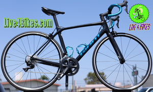 Giant TCR 2 Road bike carbon fiber Shimano 105 Pre Owned 54 cm Medium 2022- LIve. 4 bikes