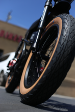 Load image into Gallery viewer, Golden Cycle Panthro motor Style Ebike | 750w Moped Style Electric