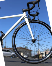 Load image into Gallery viewer, Road Bike | Golden Cycle Contender