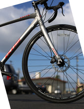 Load image into Gallery viewer, Khs Flite 150 Road Bike  Disc Brakes Shimano Tourney -Live4Bikes