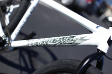 Load image into Gallery viewer, Throne Goon - White BMX bike 29in