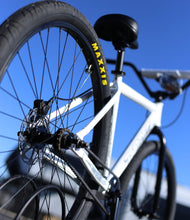 Load image into Gallery viewer, Throne Goon - White BMX bike 29in