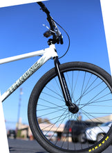 Load image into Gallery viewer, Throne Goon - White BMX bike 29in