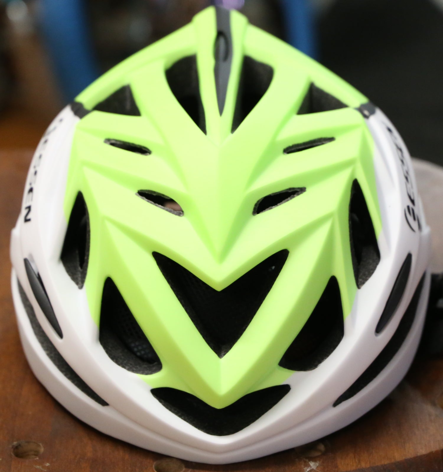fahrradhelm kaufen essen Road Bike Helmet Green/White – LIVE 4 BIKES
